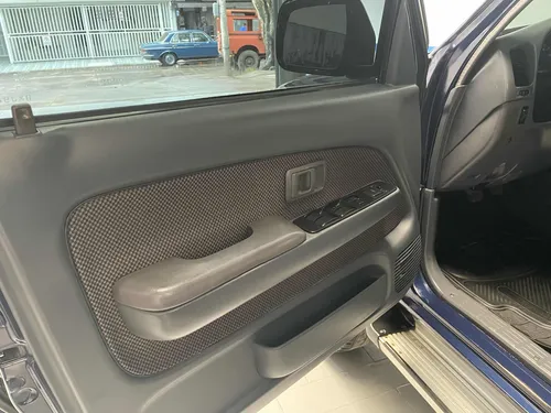 Toyota Hilux 2.4L 4x4 DC