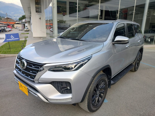 Toyota Fortuner Srv 2.4 Diesel At