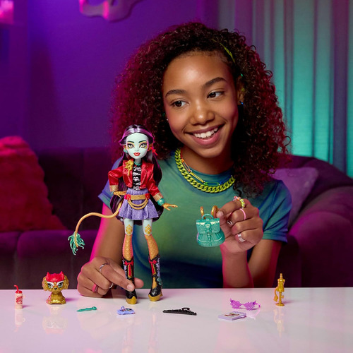 Muñeca Jinafire Long De Monster High Con Perro Y 7 Accesorio