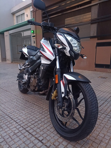 Bajaj Ns 200