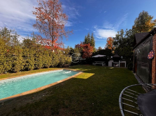 Casa En Venta De 7 Dorm. En Lo Barnechea