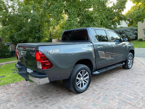 Toyota Hilux 2.8 Cd Srx 177cv 4x4 At 2017