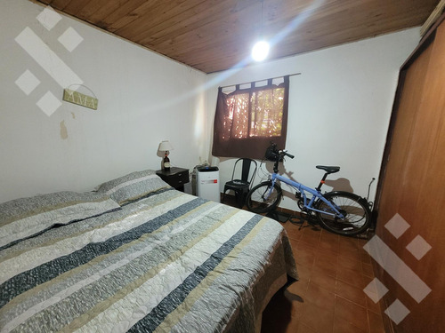 Venta Departamento A Refaccionar Con Amplio Terreno - Chaneton 800