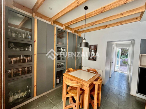 Casa En Venta De 3 Dorm. En La Reina