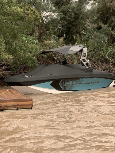 Imagen 2 de 14 de Lancha De Wakeboard Wakesurf Nautique G21 Coastal Edition