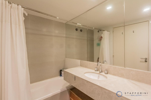 Departamento De 3 Ambientes Con Cochera Fija En Recoleta