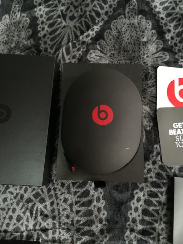 Audífonos Beats Studio³ Wireless - Matte Black (Usado)