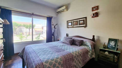 Casa 3 Ambientes Venta Lobos Con Jardin Y Quincho