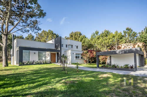Imagen 3 de 30 de Casa En Venta - 5 Ambientes - Barrio Privado - La Herradura - Pinamar