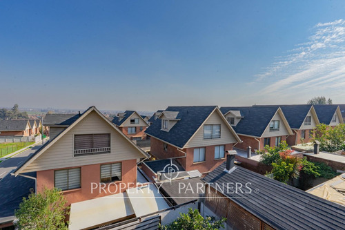 Se Vende Casa En Seguro Barrio Y Con Hermosa Vista...
