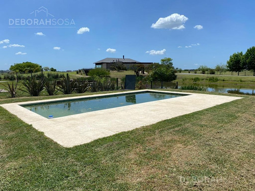 Imagen 3 de 28 de Linda Casa Estilo Moderno Con Salida A La Laguna - El Canton