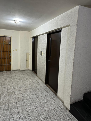 ¡ideal Inversores! Monoambiente En Venta Sobre 18 De Julio Esquina Gaboto Ubicación Privilegiada Pegado A Facultad De Derecho Ya Alquilado
