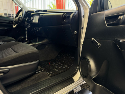 Toyota Hilux 2023 Diesel 4x4 Manual