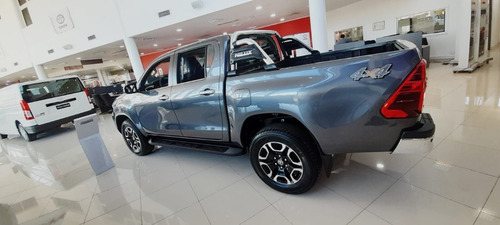 Imagen 6 de 16 de Toyota Hilux 4x2 Dc Srx 2.8 Tdi 6 At 2022