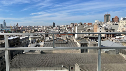 Oficina Con Una Terraza Increible Con Vista Despejada, En La Calle Misiones