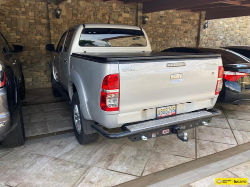 Imagen 4 de 13 de Toyota Hilux Blindada