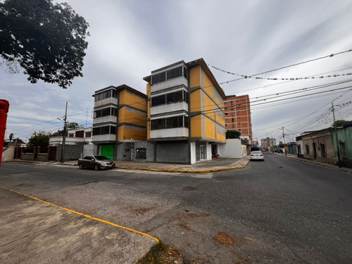 Elisa Castellano Alquila Conservado Y Amoblado Apartamento En Centro De Barquisimeto 