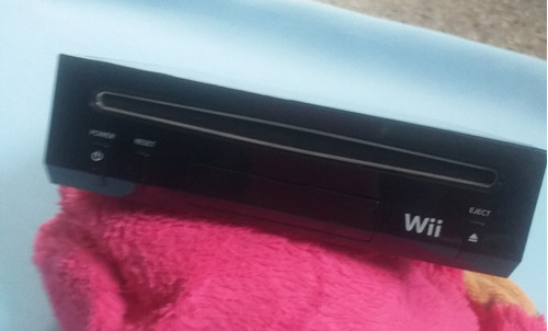 Nintendo Wii Negro, 2 Controles, 7 Juegos, Usado