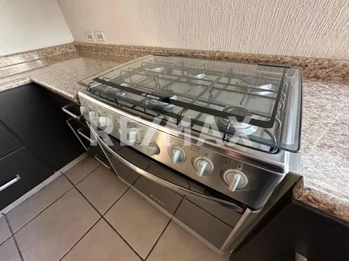 Venta De Casa Residencial Con Oficinas En San Pedro Cholula, Puebla.