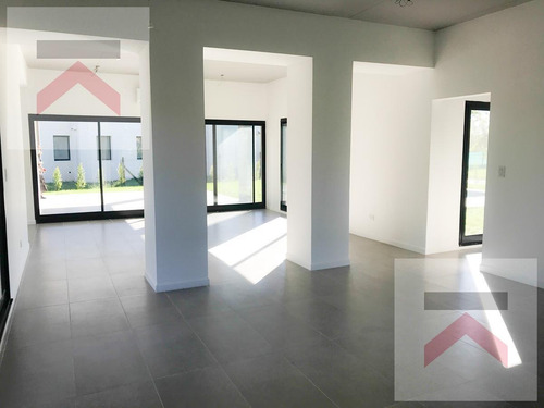El Cantón, Golf. -a Estrenar 3 Dormitorios C/dependencia, Jardín Con Pileta!