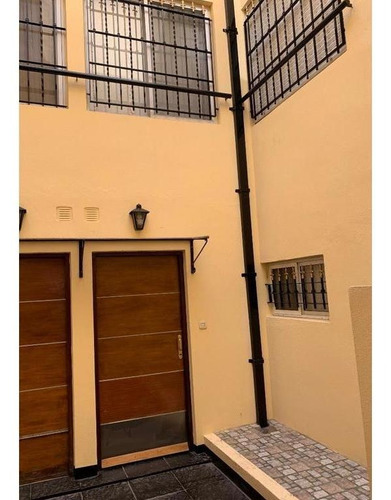 Imagen 3 de 14 de Exc. Tipo Casa 3 Amb. Con Cochera