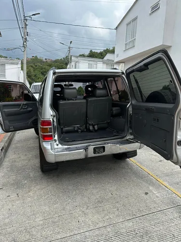Mitsubishi Montero Hardtop 2010
