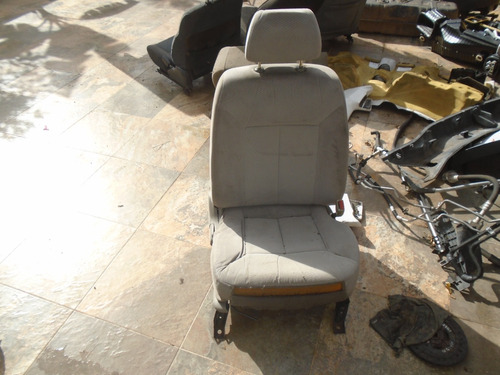 Vendo Asiento Delantero Derecho De Mazda 323 Año 2000