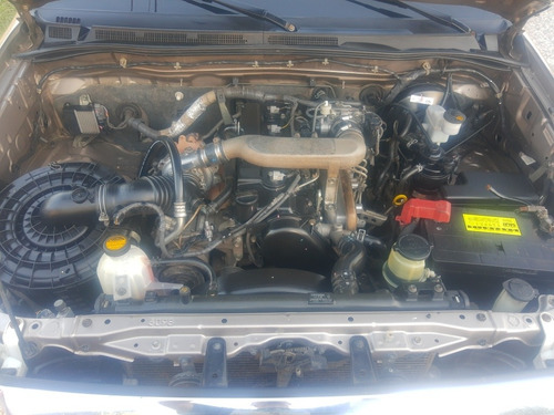 Imagen 4 de 14 de Toyota Hilux 2010 2.5 Cab Doble 4x2