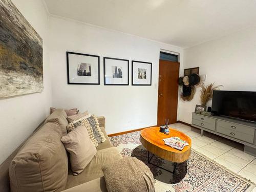 Alquiler - Departamento De Un Dormitorio Con Patio. Zona Centro, Rosario