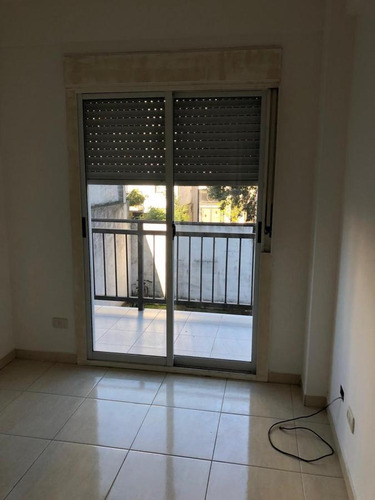 Alquiler - Departamento 3 Amb. Con Balcón Y Cochera En San Fernando