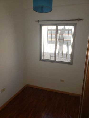 Imagen 11 de 12 de Departamento De 3 Ambientes En Venta En Castelar Norte