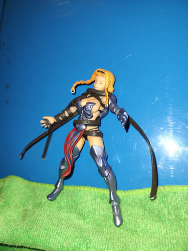 Revoltech Queens Blade 001 Leina (Usado)