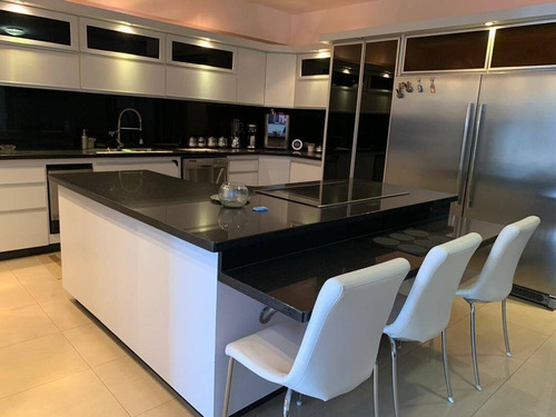 En Venta Moderno Pent House En Resd. Jacaranda En La Trigaleña Alta