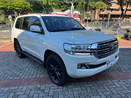Toyota Land Cruiser Lc200 Vxr 4.6 At 4x4 2021 Blindaje 2+