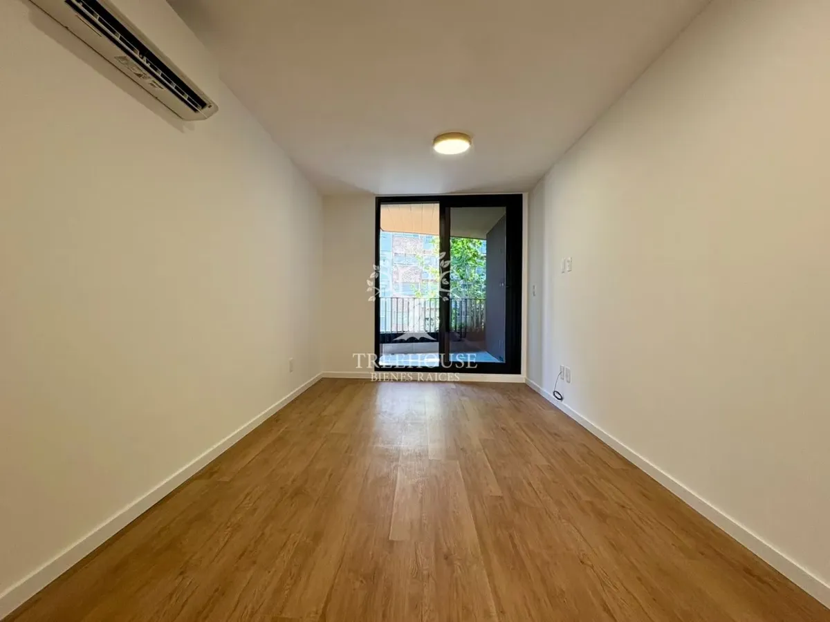 Alquiler Apartamento 1 Dormitorio Con Dos Balcones Parque Rodó. · Foto 5