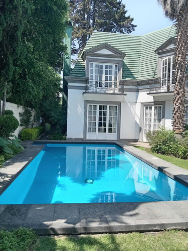 Magnifica Casa En Av Palmas, Lomas De Chapueltepec Con Uso De Suelo