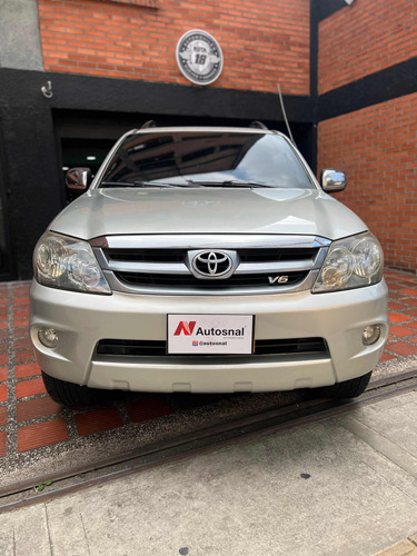 Toyota Fortuner 4.0 Sr5