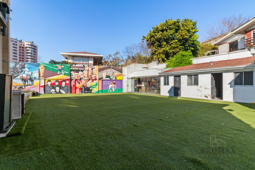 Casa De Pelicula Con Patente Comercial Y H. (64253)