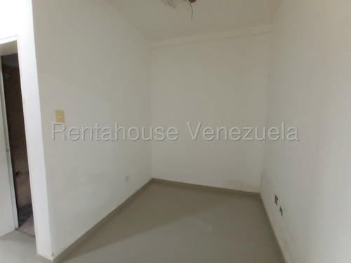 Townhouse En Venta En San Diego Carabobo, Conjunto Privado Nuevo A Estrenar En Obra Blanca Con Pozo Propio, Cuenta Con Un Metraje De 160 Mtrs Duplex Con Patio