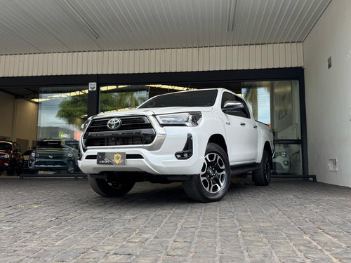 Toyota Hilux 2.8 D-4D TURBO DIESEL CD SRX 4X4 AUTOMÁTICO