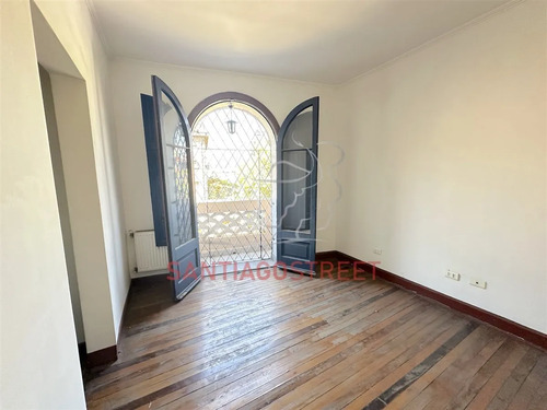 Oficina En Venta En Providencia 4 Pisos