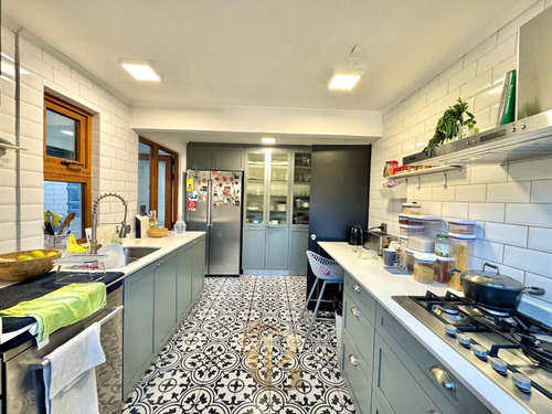 Remodelada En Condominio Cerrado Pasaje Los Prados