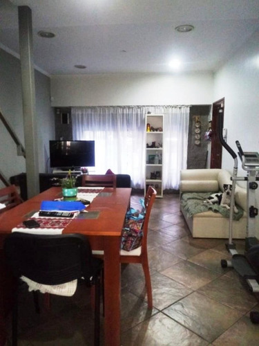 Imagen 2 de 17 de Venta De Casa Chalet Con 4 Dormitorios En Wilde Centro
