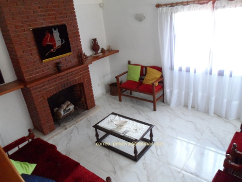 Imagen 11 de 20 de Chalet Para 12 Personas. Mar Del Plata
