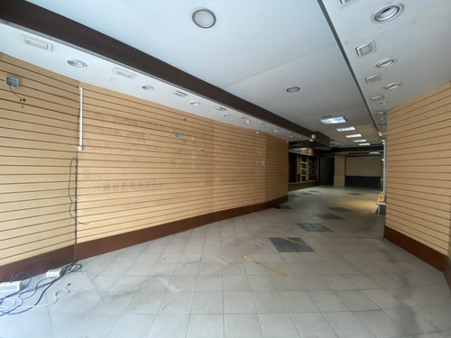 Alquiler Local Comercial 200 Mts 2 En 18 De Julio Cordón.