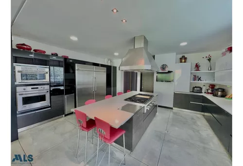 Hermosa Casa Con Energía Solar En Una Ubicación ...(mls#253904)