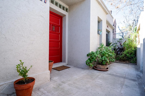 Casa En Venta En Las Lomas De San Isidro. Dos Dormitorios