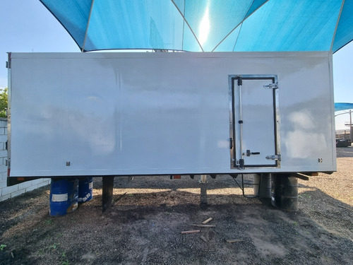 Imagem 6 de 12 de Bau Refrigerado Para Toco 6,90 Piso Canaletado