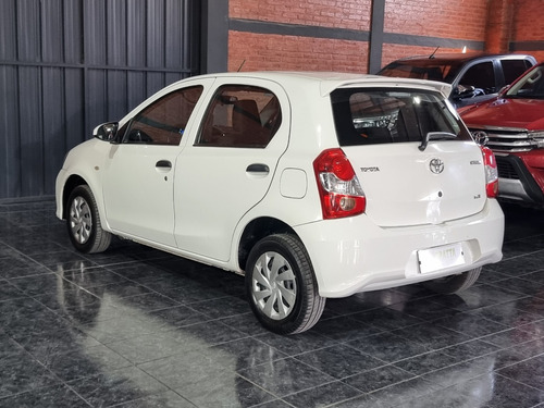 Toyota Etios 1.5 X 6Mt