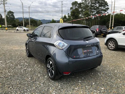 Renault Zoe At 4x2